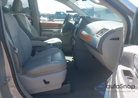 2009 Chrysler Town & Country Limited из США, поврежденный, VIN 2A8HR64X59R633611